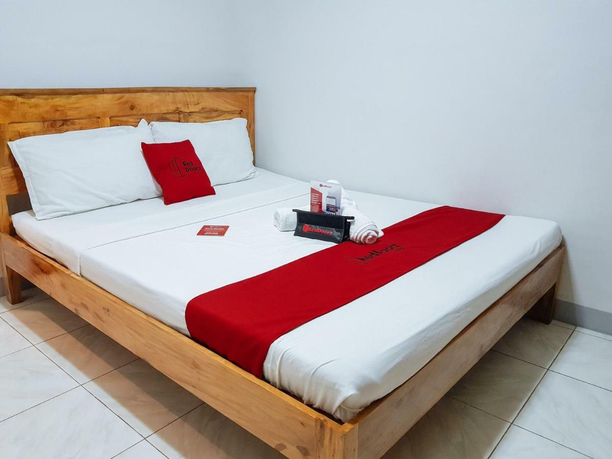 Hotel Reddoorz Near Ramiro Community Hospital Totolan Zewnętrze zdjęcie