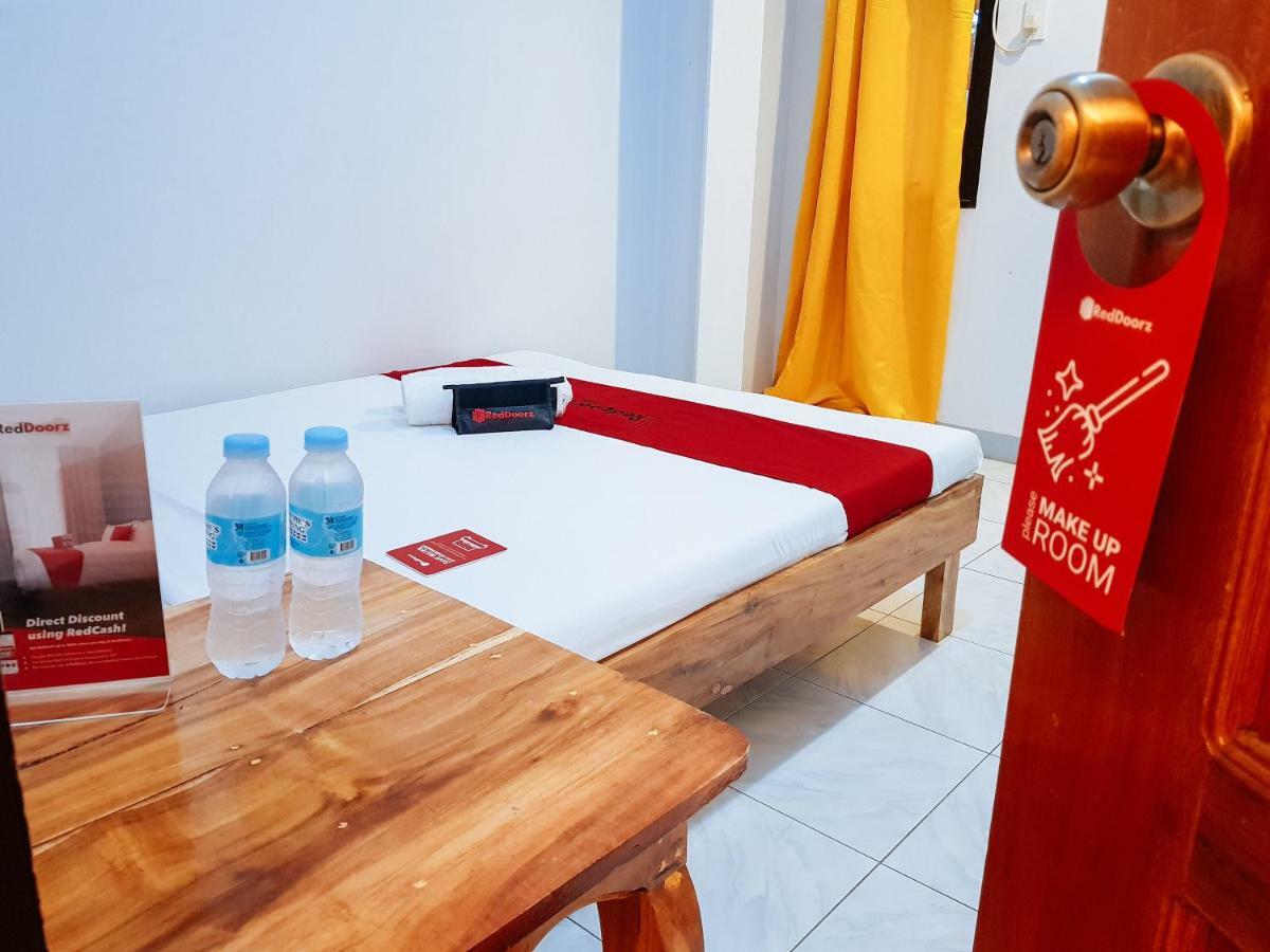 Hotel Reddoorz Near Ramiro Community Hospital Totolan Zewnętrze zdjęcie