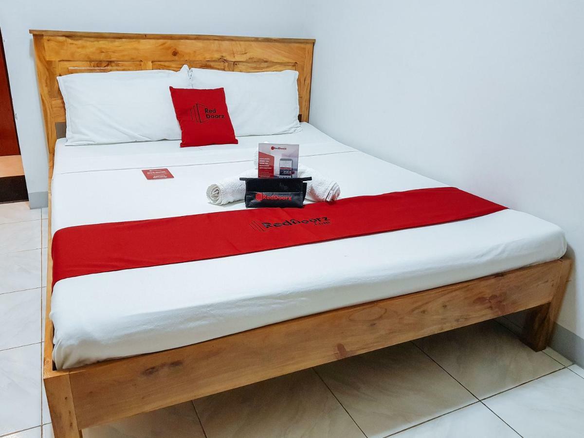 Hotel Reddoorz Near Ramiro Community Hospital Totolan Zewnętrze zdjęcie