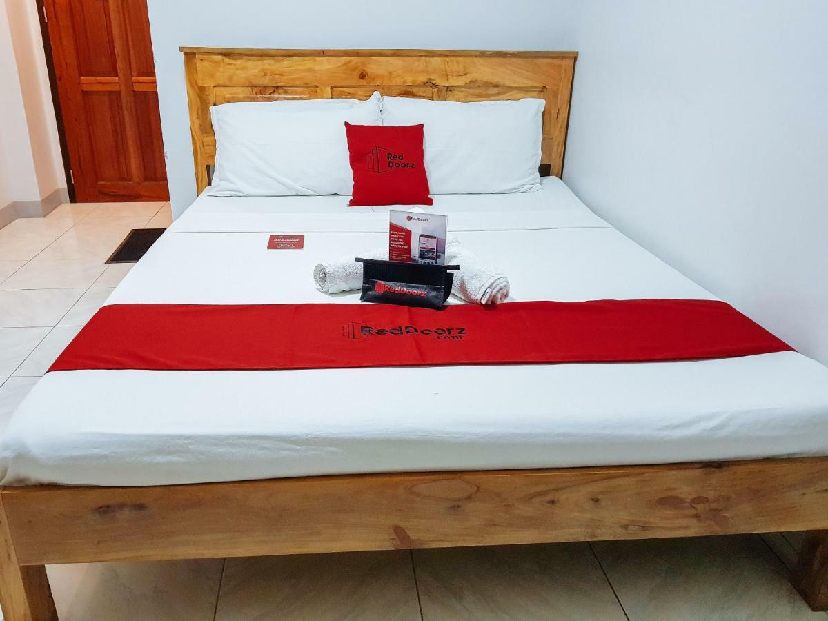 Hotel Reddoorz Near Ramiro Community Hospital Totolan Zewnętrze zdjęcie