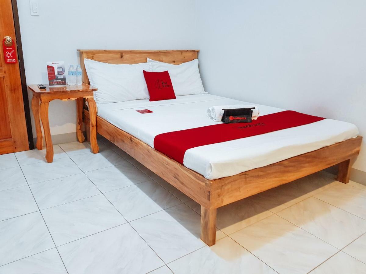 Hotel Reddoorz Near Ramiro Community Hospital Totolan Zewnętrze zdjęcie