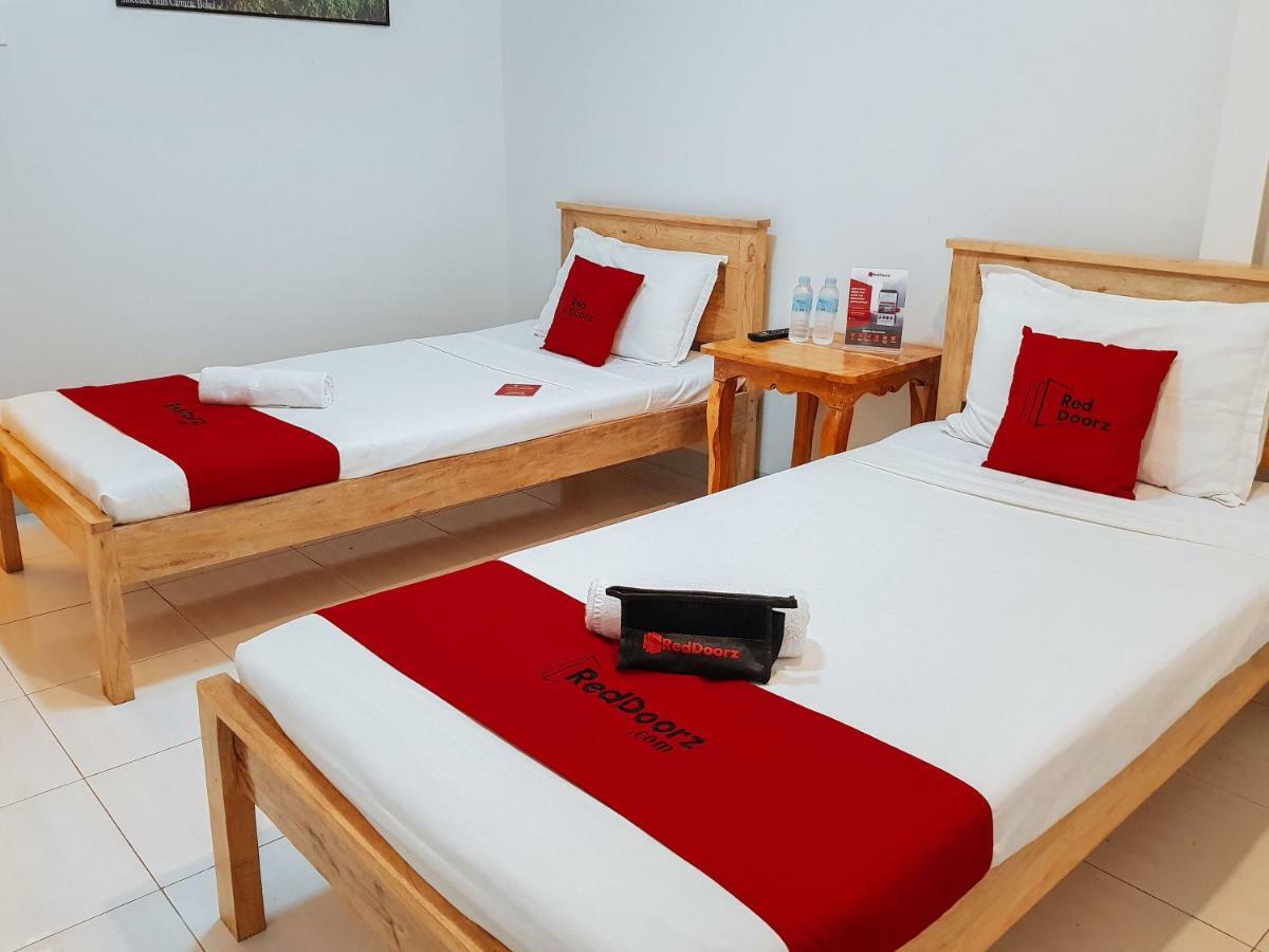 Hotel Reddoorz Near Ramiro Community Hospital Totolan Zewnętrze zdjęcie