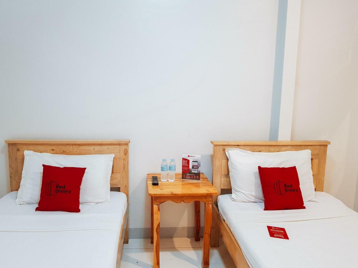 Hotel Reddoorz Near Ramiro Community Hospital Totolan Zewnętrze zdjęcie