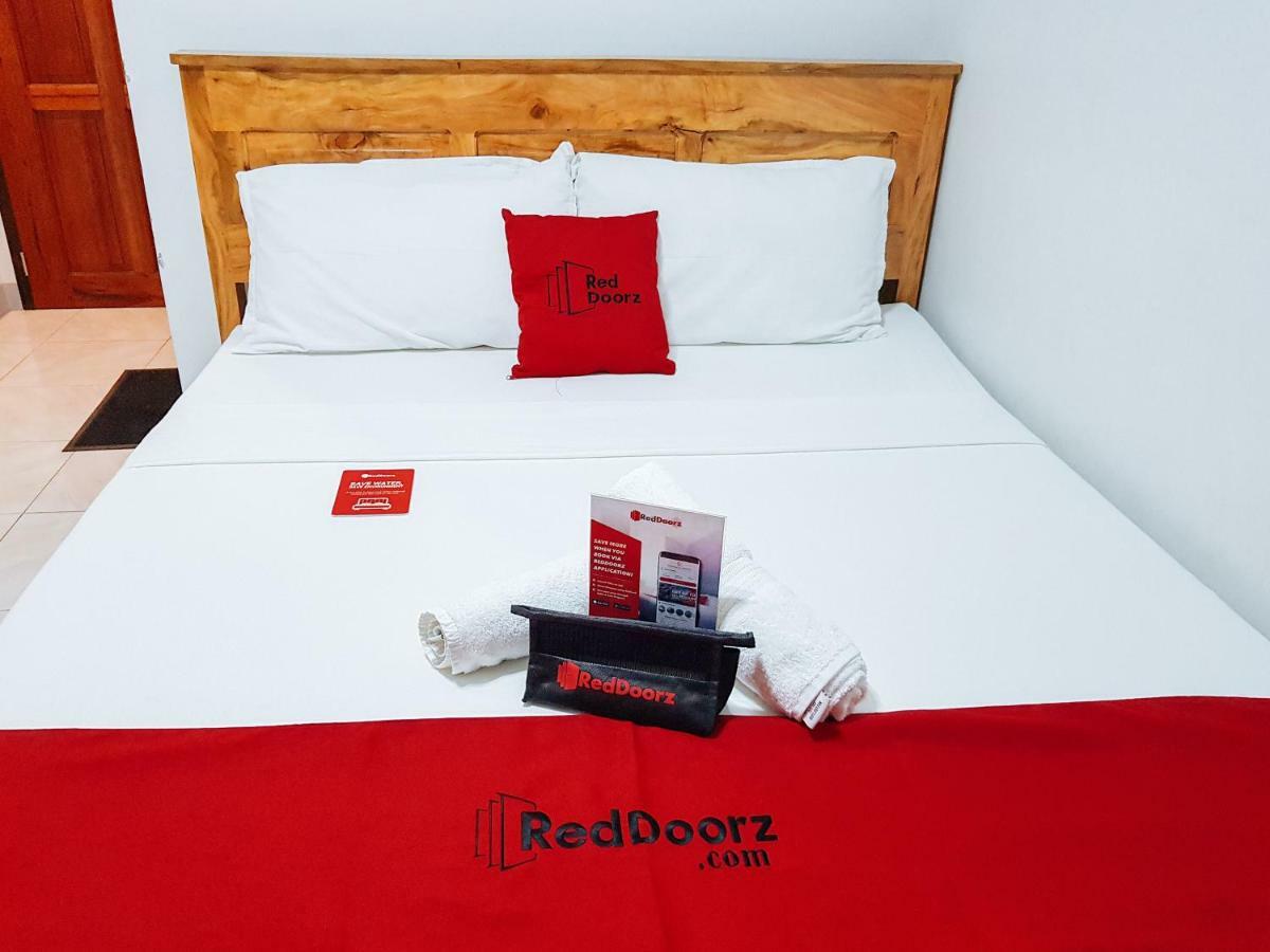 Hotel Reddoorz Near Ramiro Community Hospital Totolan Zewnętrze zdjęcie